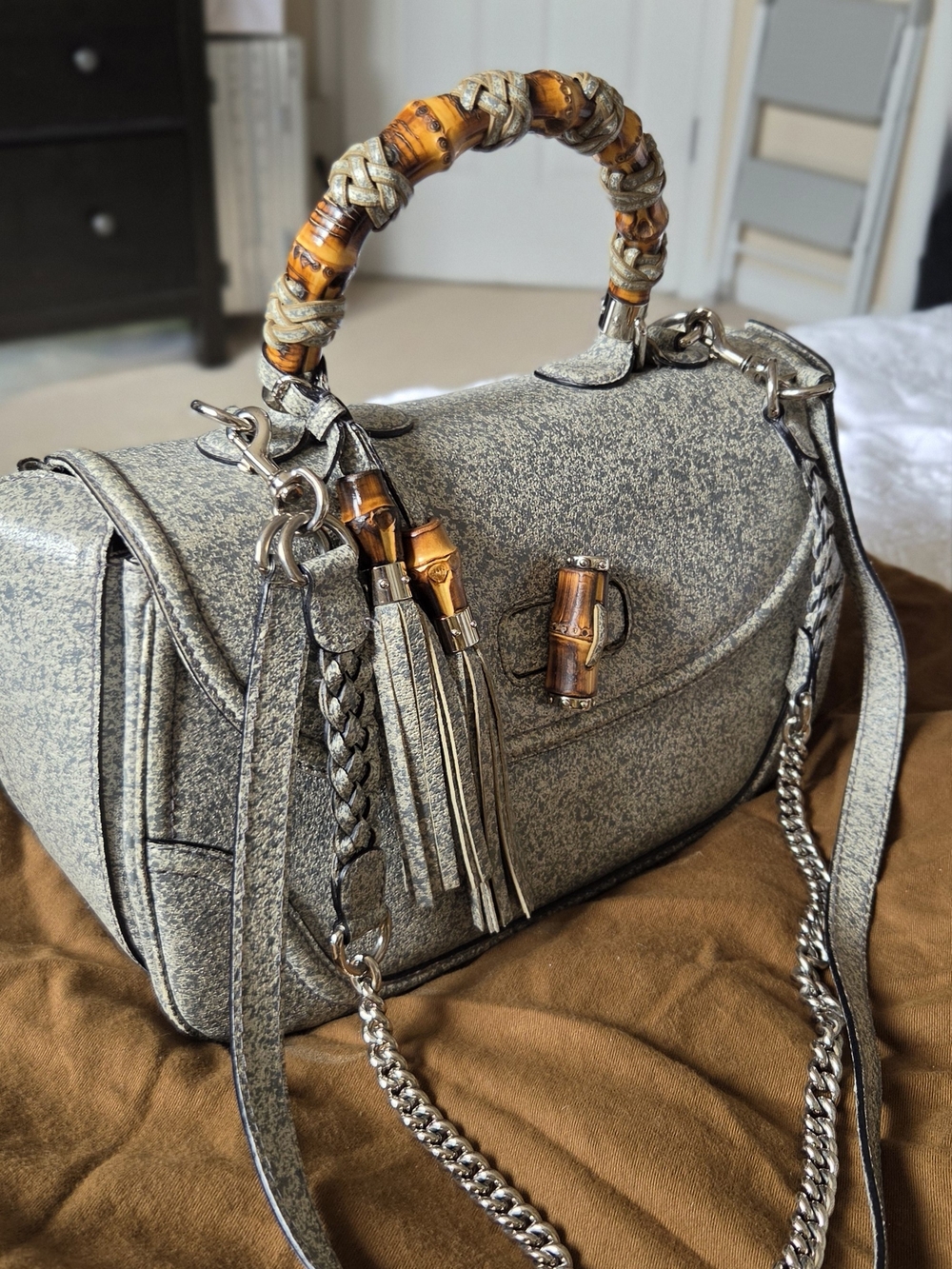 Gucci Gray Textured Satchel Handbag with Amber Bamboo Accents - Picture 3 of 14